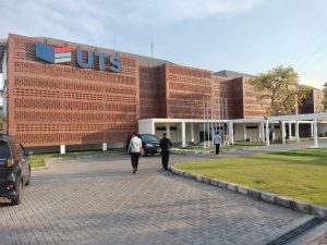 Update Terbaru Biaya Kuliah Kelas Sore Universitas Teknologi Surabaya (UTS) TA 2024/2025