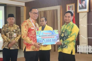 Prestasi Cemerlang! Pemkab HSS Beri Penghargaan untuk 185 Mahasiswa