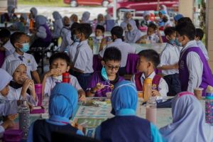 Kantin Sekolah Terdampak Program Makan Gratis: Cerita di Balik Kebijakan