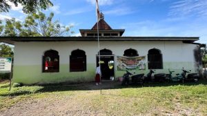 Siswa SD di Bone Bolango Belajar di Bekas Masjid, Masalah Sekolah Rusak Tak Terpecahkan