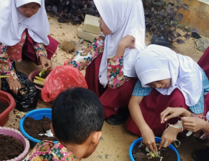 Menuju Sekolah Adiwiyata! SDN Saring Sungai Bubu Tingkatkan Program Ramah Lingkungan