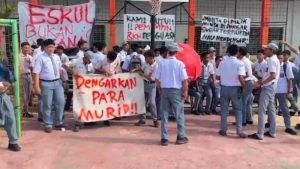 Kepala Sekolah Diduga Membully, Ratusan Siswa SMAN 11 Medan Gelar Aksi Demo