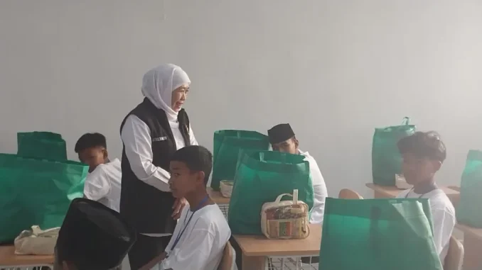 Gubernur-Khofifah-saat-meninjau-Sekolah-Rakyat-di-Jember-31-Juli-2025