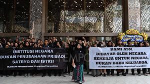 Didemo Karena Pemecatan Neni Herlina, Mendikbudristek Satryo Didesak Bertanggung Jawab