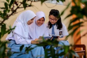 Peran Sekolah dalam Mempersiapkan Siswa untuk Perguruan Tinggi