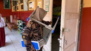 Diminta Ganti Kursi Sekolah Rusak, Orang Tua Siswi SD Lebak Pertanyakan Kebijakan