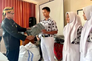 Banjir Rob Sayung: Pemprov Jateng Turun Tangan Bantu Siswa dengan Perlengkapan Sekolah