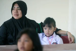 Anak Siap Sekolah? Ini Bekal yang Harus Disiapkan Orang Tua Selain Umur