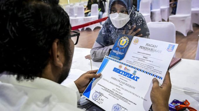 antarafoto-posko-pelayanan-penerimaan-murid-baru-di-jakarta-1748959272_ratio-16x9
