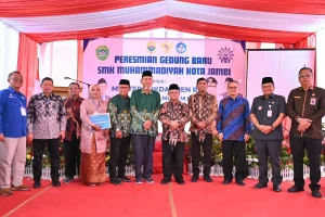 Empat SMK Naik Status Jadi BLUD, Mendikdasmen Tegaskan Pentingnya Kemandirian Sekolah