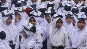Ratusan Guru Sekolah Rakyat Mengundurkan Diri: Krisis Tenaga Pengajar di Depan Mata