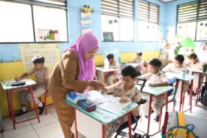 Sekolah Negeri dan Swasta di Tangerang Bebas Biaya 12 Tahun, Ini Penjelasannya