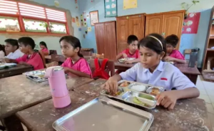 MBG Jadi Santapan Istimewa di NTT, Kehadiran Siswa Tetap Tinggi Meski Sakit