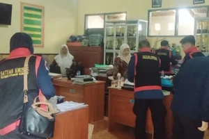 Dana BOS Diduga Disalahgunakan, Kejari Jember Geledah Sekolah dan Amankan Dokumen