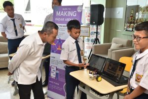 Pendidikan Berbasis Teknologi, Wamendikdasmen Puji Deep Learning di Sekolah Cahaya Rancamaya