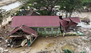 Sekolah Darurat Mulai Diterapkan, Pemerintah Fokus Lindungi Hak Belajar Siswa Sumatera