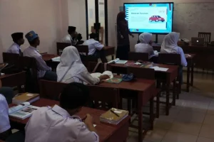 Sekolah Rakyat Natuna Adopsi TV Pintar sebagai Media Pembelajaran Digital