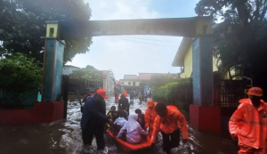 DKI Jakarta Berlakukan PJJ di Sekolah karena Dampak Cuaca Ekstrem