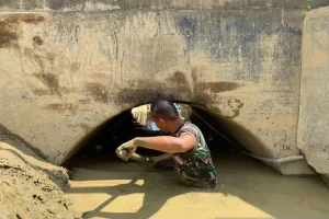 Sekolah Lumpuh Akibat Lumpur, TNI AD Bantu Pembersihan di Aceh Tamiang