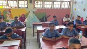 Disdik Papua Resmi Batasi Penggunaan Telepon Genggam bagi Siswa di Sekolah
