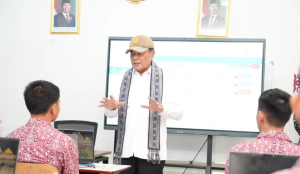 Pendidikan di SR Pontianak Dipastikan Lancar oleh Menko Polkam