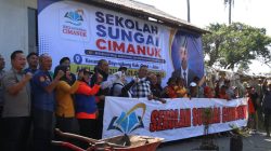 Sekolah Sungai Cimanuk Dorong Siswa Cinta Alam Lewat Gerakan Menanam Pohon