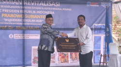 Sekolah Makin Modern, Mendikdasmen Siapkan 800.000 Papan Interaktif Digital untuk Pembelajaran