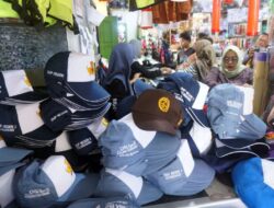 Jelang Masuk Sekolah, Penjualan Seragam di Tulungagung Alami Lonjakan