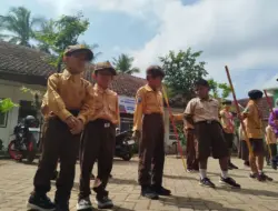 Perjuangan Guru di Banyuwangi, Patungan Beli Hadiah demi Menarik Minat Siswa ke SD Negeri