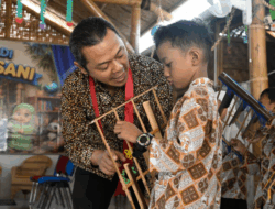 Belajar Angklung Sejak Dini, Siswa TK IT Mekar Insani Yogyakarta Dilatih Disiplin dan Kerja Sama