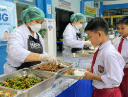 Tak Lagi Pakai Ompreng, Siswa SDIT Al Kamilah Semarang Kini Terima MBG Prasmanan