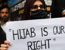Pembatasan Hijab di Sekolah Azerbaijan Picu Protes
